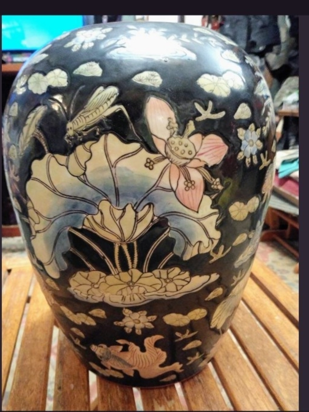 Large Ornate Hand Painted Antique Japanese Porcelain Vase